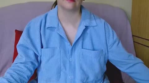 Snapshot of chubbymaia chatting on 12-15-24, 08:58 Maia online show from 12-15-24, 08:58