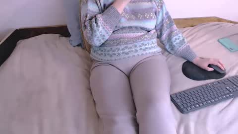 Maia online show from 11-27-25, 07:49