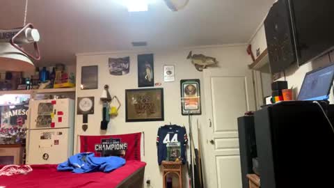 chuck354139 online show from 12-08-24, 11:29