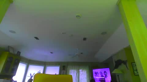 chuck354139 online show from 12-10-24, 12:49