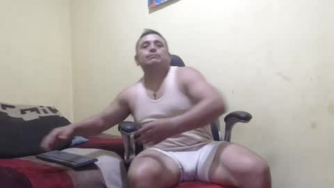 Snapshot of chupameloxxx3 chatting on 12-30-24, 04:42 el papi online show from 12-30-24, 04:42