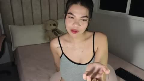 Mia online show from 06-15-26, 04:04