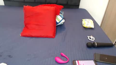 Snapshot of cielodal chatting on 10-06-25, 05:05 cieloDal online show from 10-06-25, 05:05