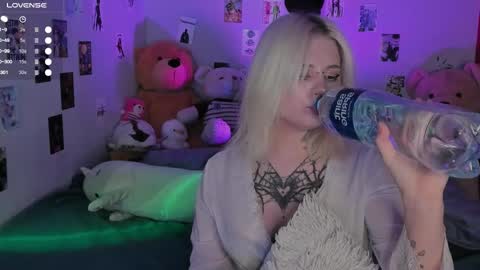 Helen and Teya online show from 11-19-25, 11:10