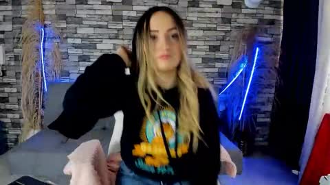 Ciindy Lovers online show from 10-09-25, 03:43