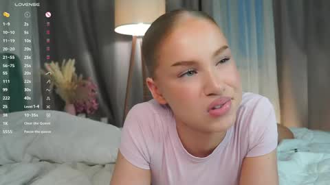 Snapshot of cinacandy chatting on 05-21-26, 05:31 L online show from 05-21-26, 05:31