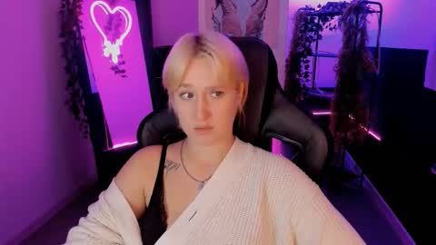 Cin Bellamy online show from 09-25-25, 05:44