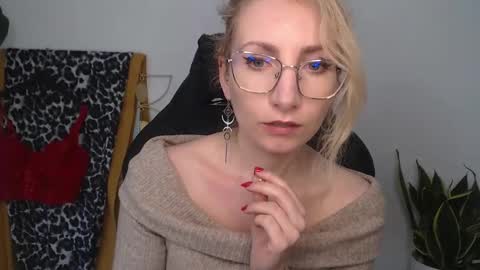 Cinderella online show from 04-23-26, 06:47