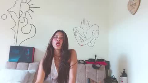 Snapshot of cinna__ chatting on 10-21-25, 03:46 cinna__ online show from 10-21-25, 03:46