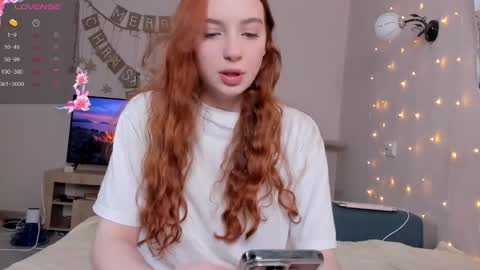Snapshot of cinnabongirls chatting on 12-28-24, 10:36 Maddy online show from 12-28-24, 10:36