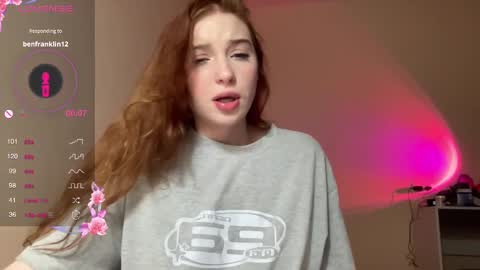 Snapshot of cinnabongirls chatting on 02-11-25, 01:20 Maddy online show from 02-11-25, 01:20