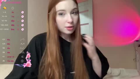 Snapshot of cinnabongirls chatting on 02-20-25, 10:04 Maddy online show from 02-20-25, 10:04