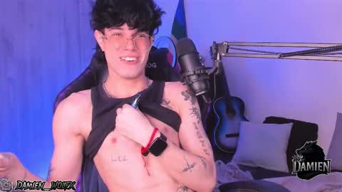 Snapshot of cinnamon_boyxxx chatting on 09-20-25, 02:45 David Independent Model online show from 09-20-25, 02:45