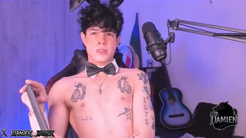 Snapshot of cinnamon_boyxxx chatting on 09-22-25, 02:35 David Independent Model online show from 09-22-25, 02:35