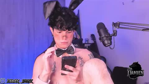 Snapshot of cinnamon_boyxxx chatting on 09-24-25, 01:20 David Independent Model online show from 09-24-25, 01:20