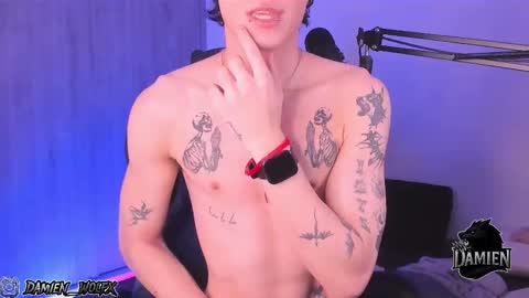 Snapshot of cinnamon_boyxxx chatting on 09-25-25, 01:53 David Independent Model online show from 09-25-25, 01:53