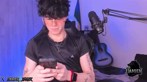 Snapshot of cinnamon_boyxxx chatting on 09-29-25, 01:22 David Independent Model online show from 09-29-25, 01:22