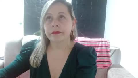 cinthia1609 online show from 02-25-25, 07:47