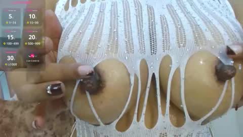 Snapshot of cintia_hills chatting on 11-12-25, 04:35 Cintia Hills online show from 11-12-25, 04:35