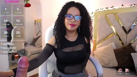 Snapshot of cintia_holms chatting on 01-07-25, 03:23 Cintia online show from 01-07-25, 03:23