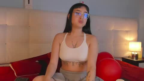 Snapshot of cintya_kors chatting on 03-10-25, 10:45 Cintya online show from 03-10-25, 10:45