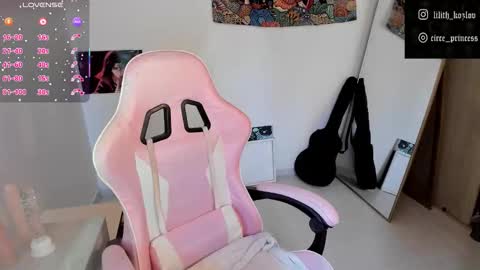 Snapshot of circe_l chatting on 11-24-25, 09:47 Paulina online show from 11-24-25, 09:47