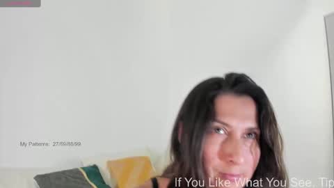 Snapshot of circejuno1 chatting on 10-05-25, 08:51 Carol online show from 10-05-25, 08:51