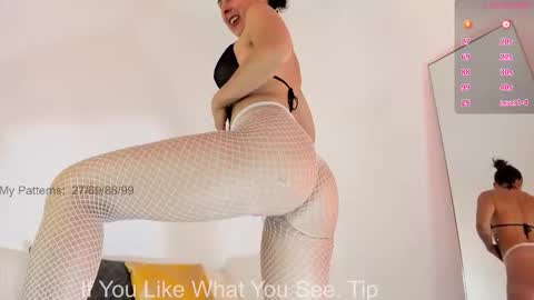 Snapshot of circejuno1 chatting on 10-21-25, 12:22 Carol online show from 10-21-25, 12:22