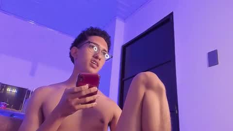 Snapshot of cj_davis1 chatting on 11-29-25, 04:15 cj_davis1 online show from 11-29-25, 04:15