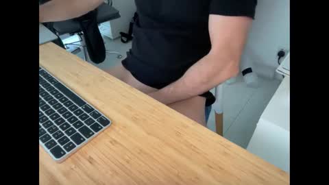 Snapshot of cjamie chatting on 01-14-25, 10:27 cjamie online show from 01-14-25, 10:27