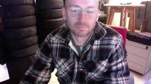 Snapshot of cl1max_0 chatting on 10-02-25, 02:46 Cl1max 0 online show from 10-02-25, 02:46