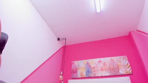 claire aristizabal online show from 02-11-25, 06:51