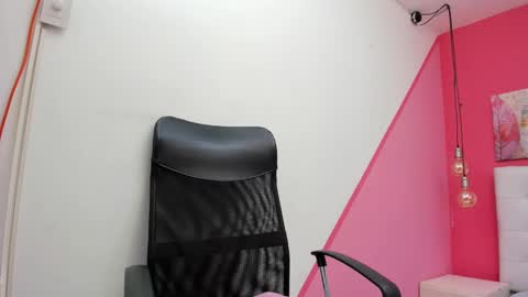 claire aristizabal online show from 02-26-25, 03:53