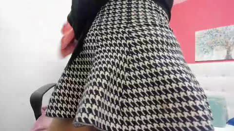 claire aristizabal online show from 03-08-25, 04:34