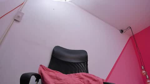 claire aristizabal online show from 03-11-25, 06:43