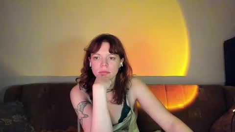 Snapshot of clancyosbourne chatting on 12-28-24, 10:02 Clancy online show from 12-28-24, 10:02