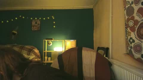 Snapshot of clancyosbourne chatting on 02-25-25, 12:36 Clancy online show from 02-25-25, 12:36