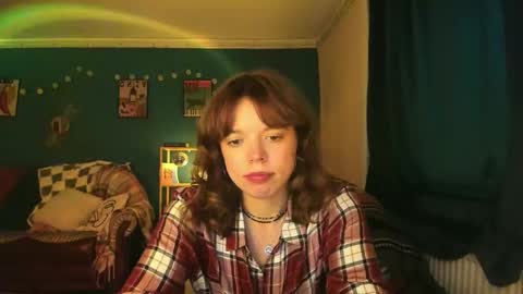 Snapshot of clancyosbourne chatting on 09-21-25, 04:19 Clancy online show from 09-21-25, 04:19