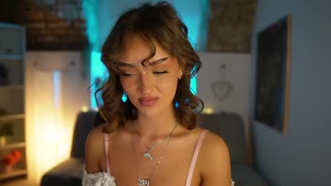 Clara smile online show from 02-06-25, 07:40