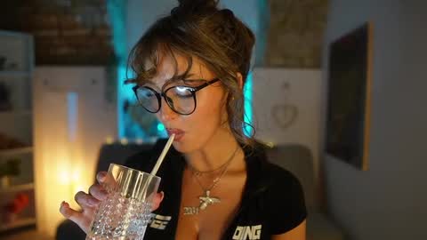 Clara smile online show from 02-13-25, 01:29