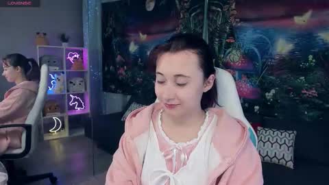 clarabenson online show from 09-09-25, 07:02