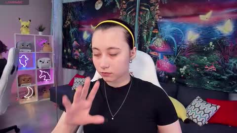 clarabenson online show from 10-17-25, 06:10