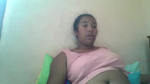 Clarah0123 online show from 01-11-25, 10:08