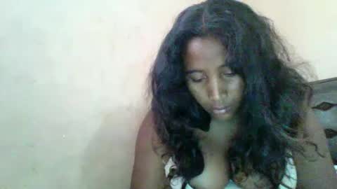 Clarah0123 online show from 02-05-25, 06:13