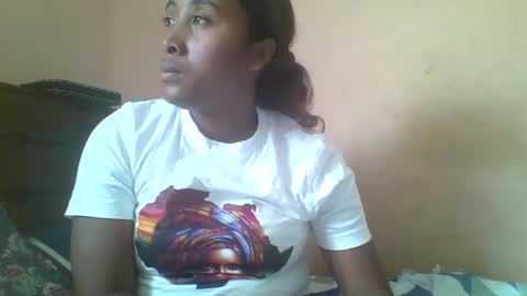 Clarah0123 online show from 09-17-25, 09:22