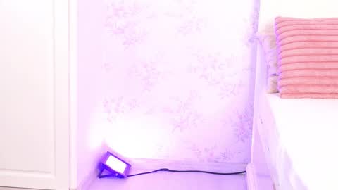 Snapshot of clarahazell chatting on 11-18-25, 04:28 ClaraHazel online show from 11-18-25, 04:28