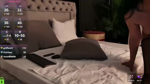 Clara online show from 02-13-25, 11:17