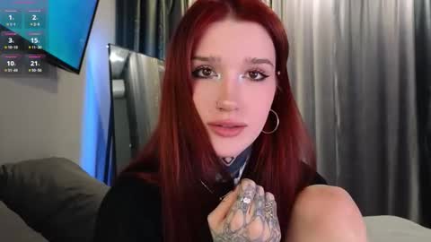 Snapshot of clarewoods chatting on 02-21-26, 03:07 Sophie online show from 02-21-26, 03:07