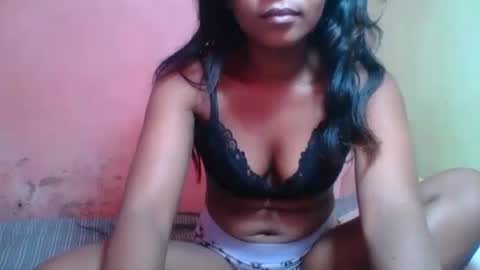 Snapshot of clarissezz chatting on 05-12-26, 06:43 clarissezz online show from 05-12-26, 06:43