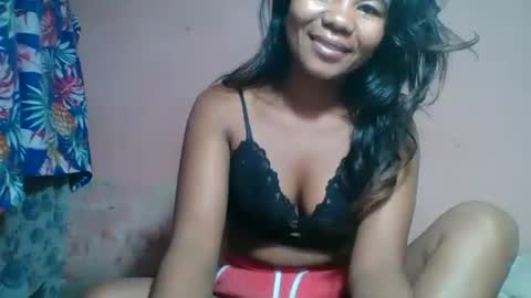 Snapshot of clarissezz chatting on 05-12-26, 11:46 clarissezz online show from 05-12-26, 11:46